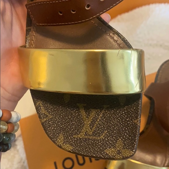 LOUIS VUITTON Mini Heels - Picture 5 of 9